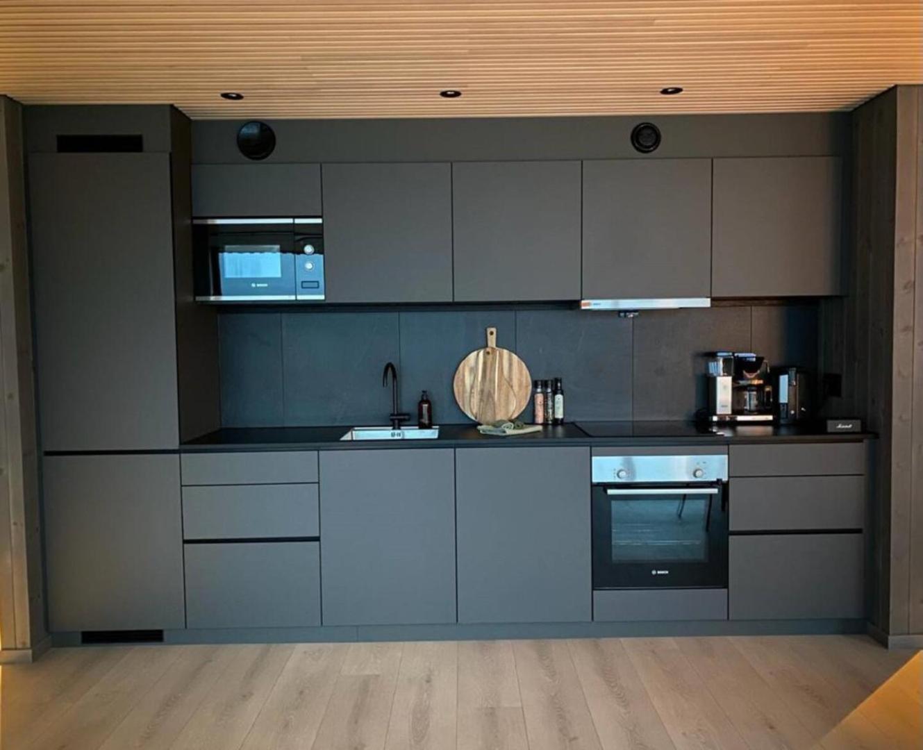 Waterfront Apartment With Panoramic Sea View 헤닝스베르 외부 사진