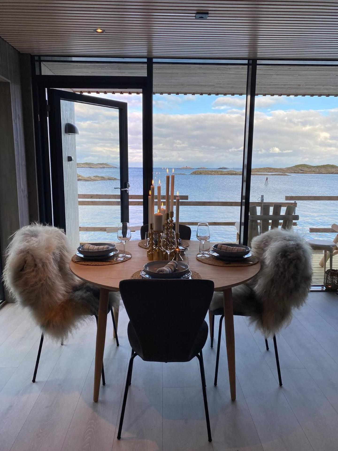 Waterfront Apartment With Panoramic Sea View 헤닝스베르 외부 사진